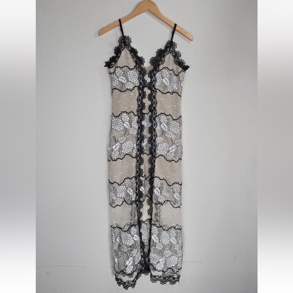 Elliatt Villa Lace Midi Dress Sheer Hem Nude Black White Size XS Womens - Picture 2 of 8